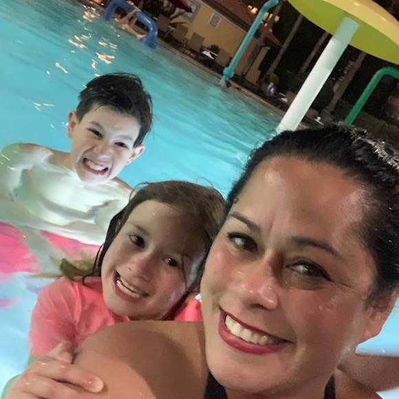 Meet your Posher, Sandie - Picture 1 of 1